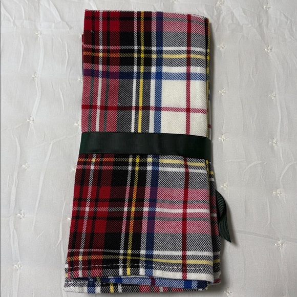 Lauren Ralph Lauren Set of 4 Tartan Plaid Dinner Napkins - Picture 2 of 7